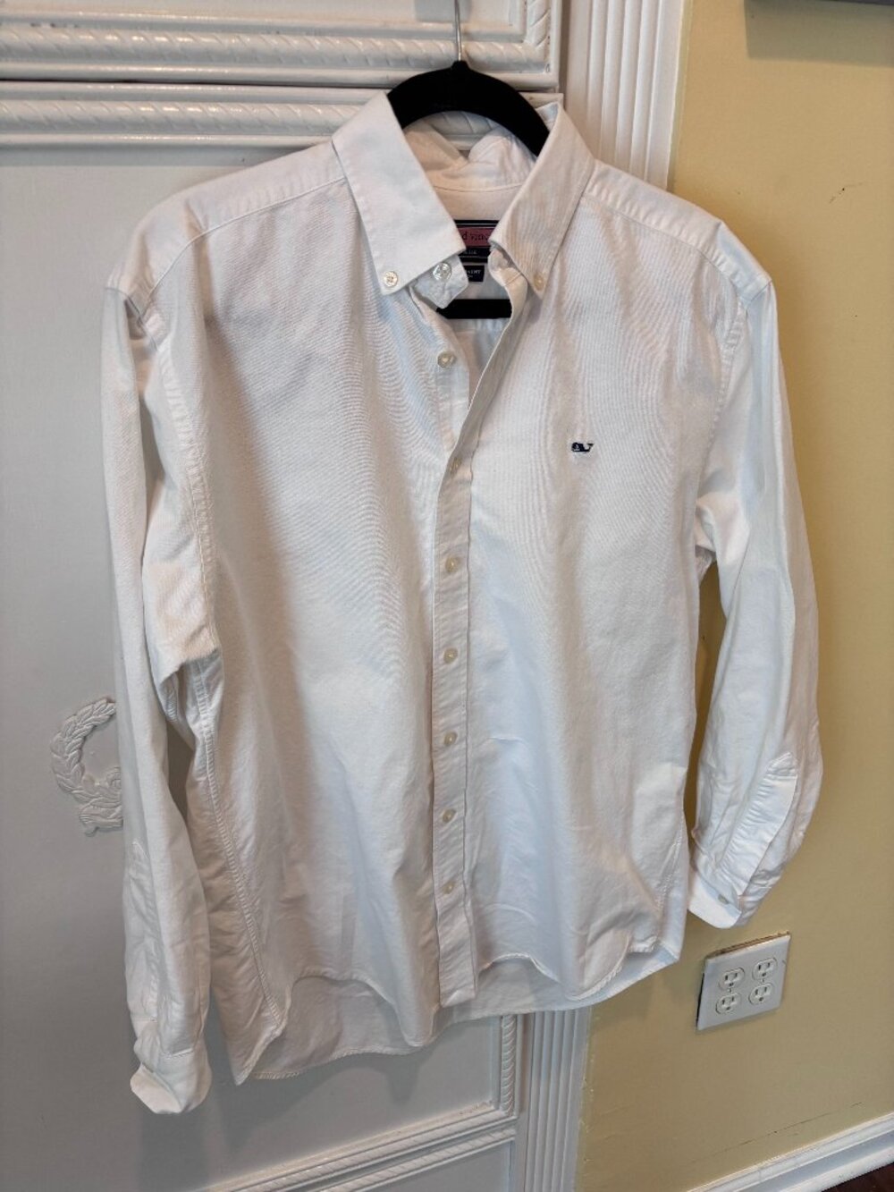 Mens Medium Whale Shirt by Vineyard Vines in White